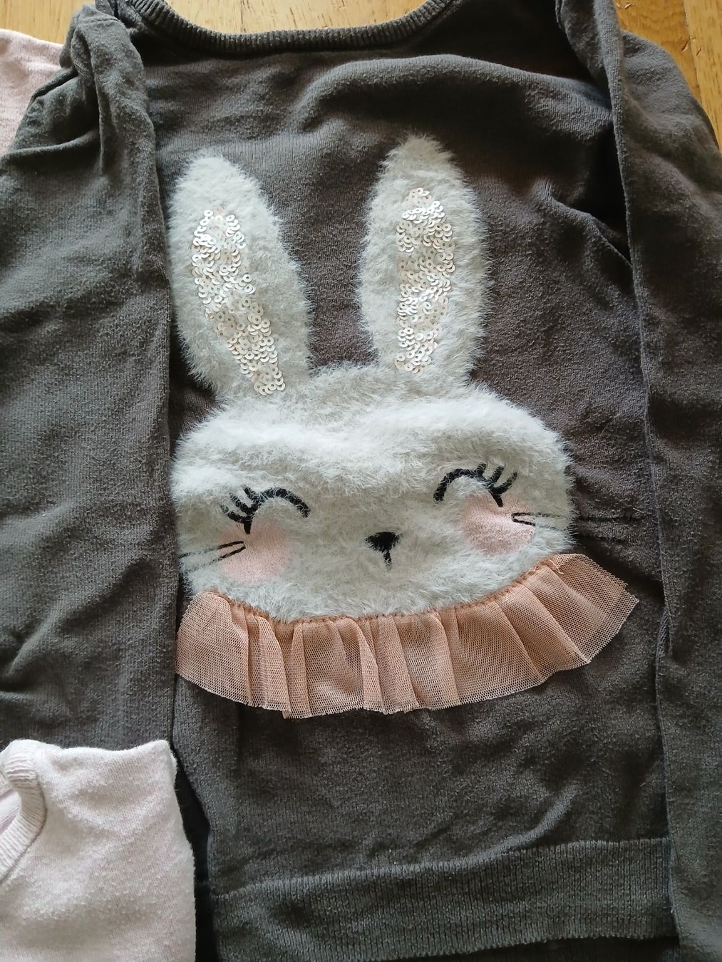 H&M Maglioni & Felpe: Mäschen Pullovers Grösse 134/140 – Usato da Worb venduto da Osterthal 2