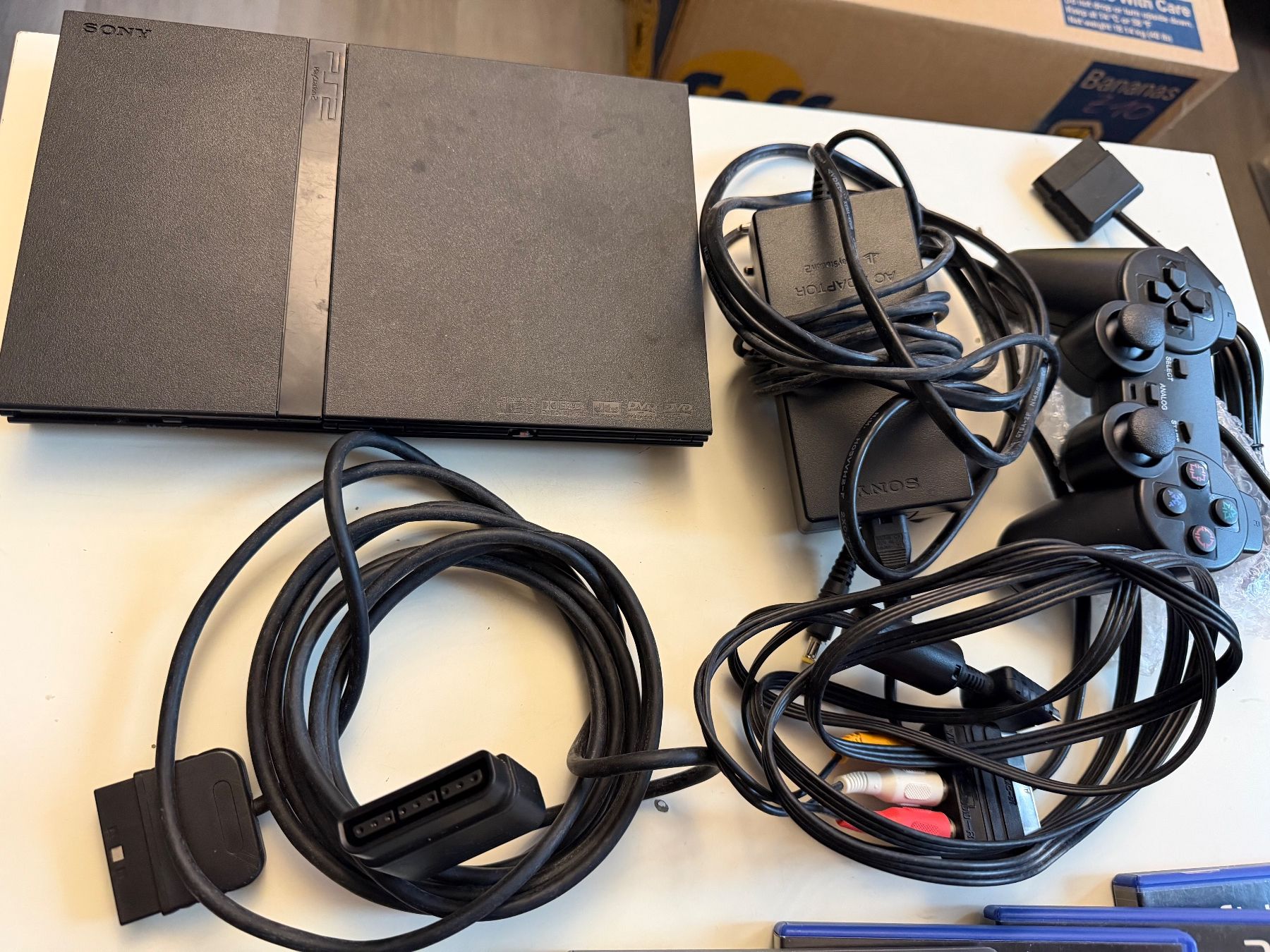 Sony Consoles: PlayStation 2 Set, Konsole, Controller, 6 Games – D'occasion à Münsingen par Ganjam 1
