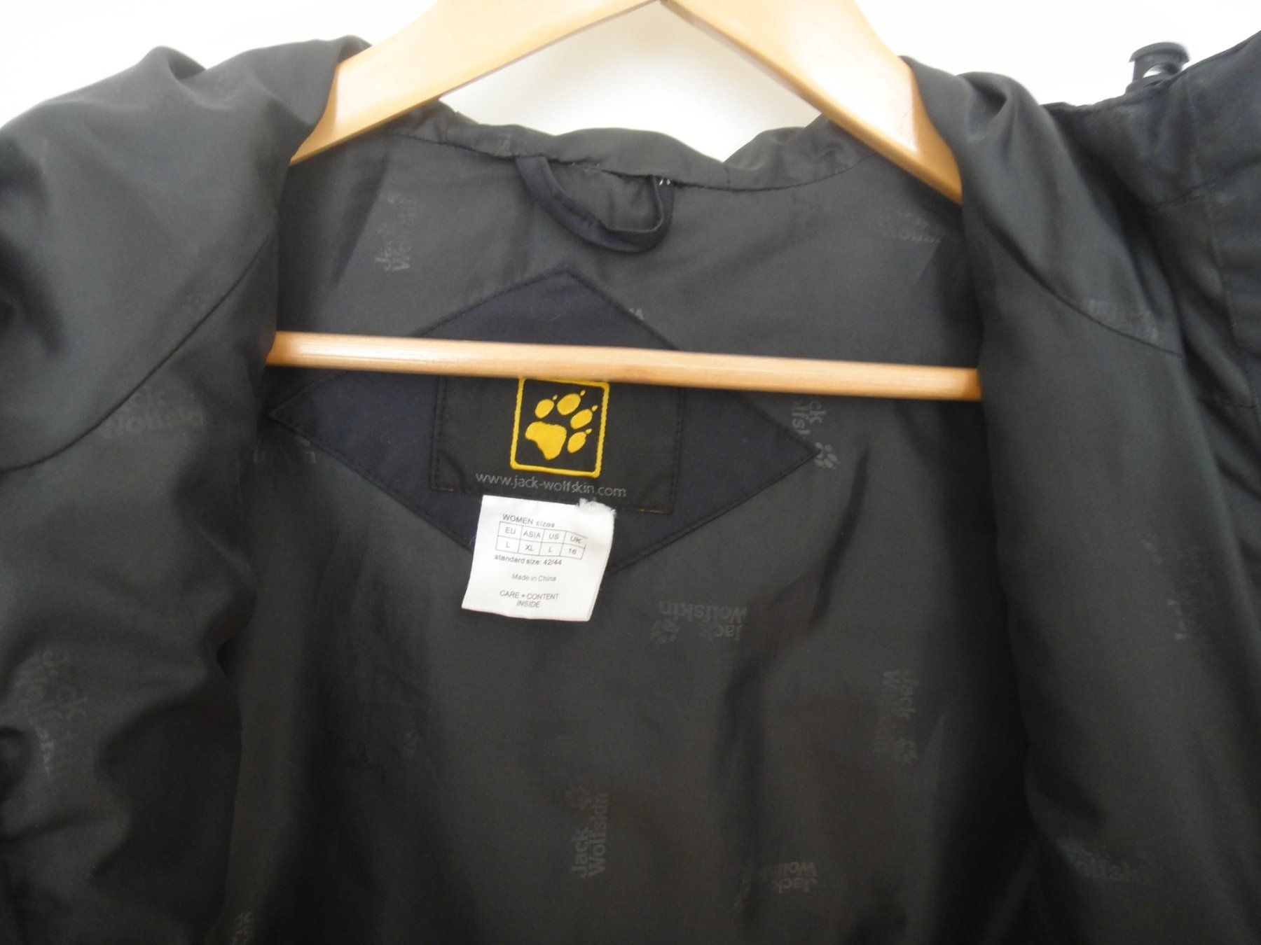 Jack Wolfskin Vestes: Jack Wolfskin Daunenjacke – D'occasion à Basel par Deutsch 2