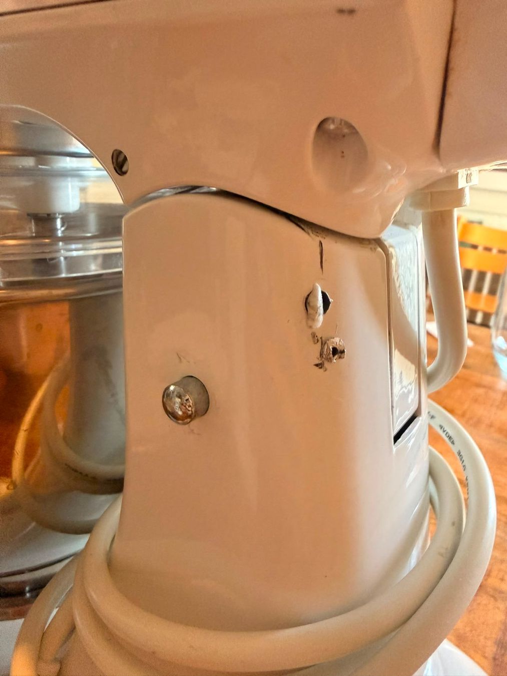 Kitchenaid Küchengeräte: KitchenAid Classic defekt aber läuft – Defekt aus Zürich von vers_mar 1