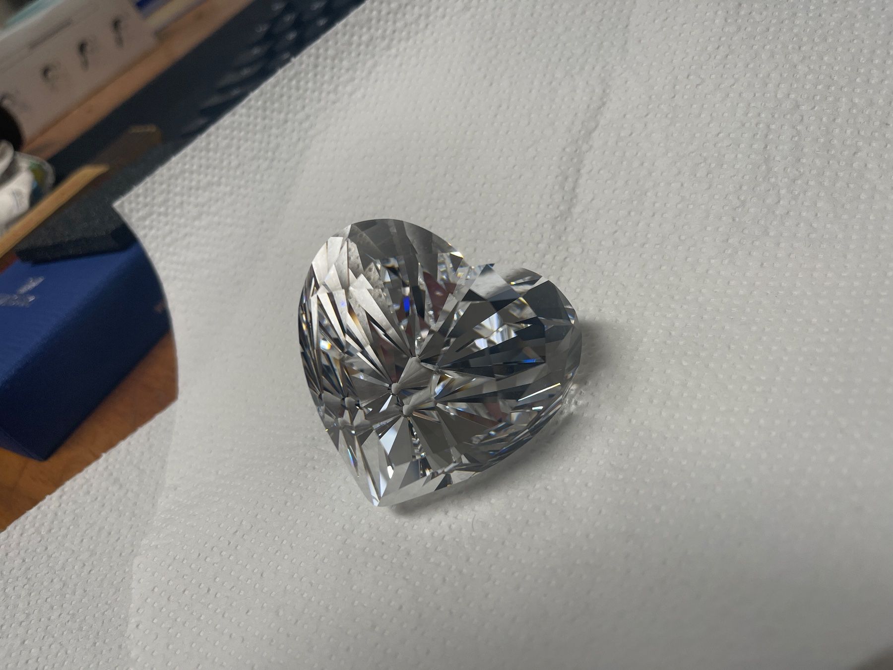 Swarovski Tutte le decorazioni: Swarovski Brillantes Herz ( 6.5cm x 5cm x 5cm ) – Nuovo e nell'imballaggio originale da Weinfelden venduto da ice_heart_xx 1