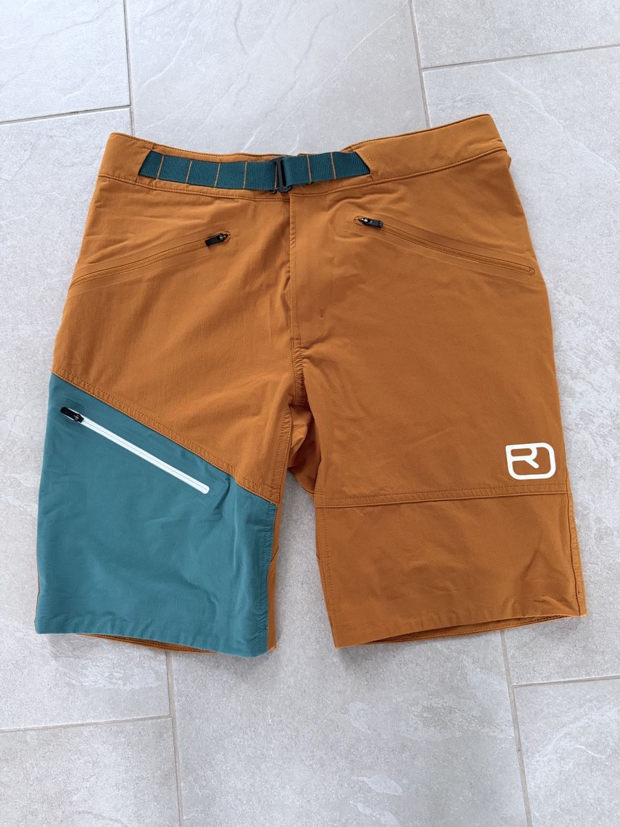 Ortovox Pantaloni: Ortovox Shorts Herren Grösse S – Usato da Brüttisellen venduto da Ayersa