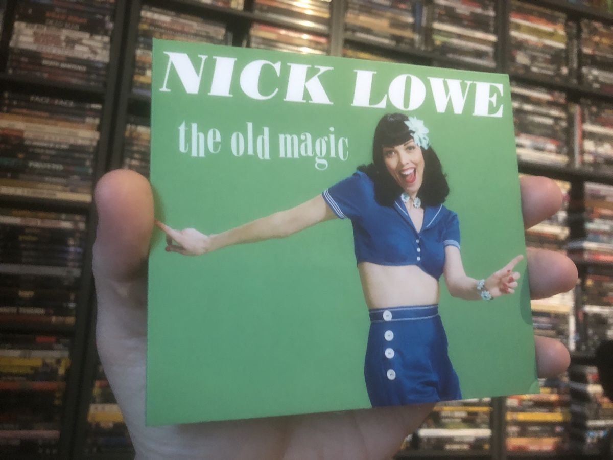 CD: Nick Lowe - The Old Magic - cd – Nuovo (secondo la descrizione) da Lausanne venduto da fransadpop