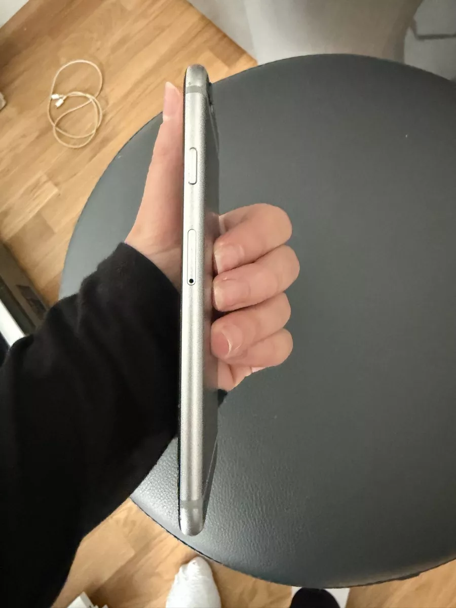 Apple Telefoni cellulari / Smartphones: iPhone 6 – Usato da Basel venduto da Leyla_12 4