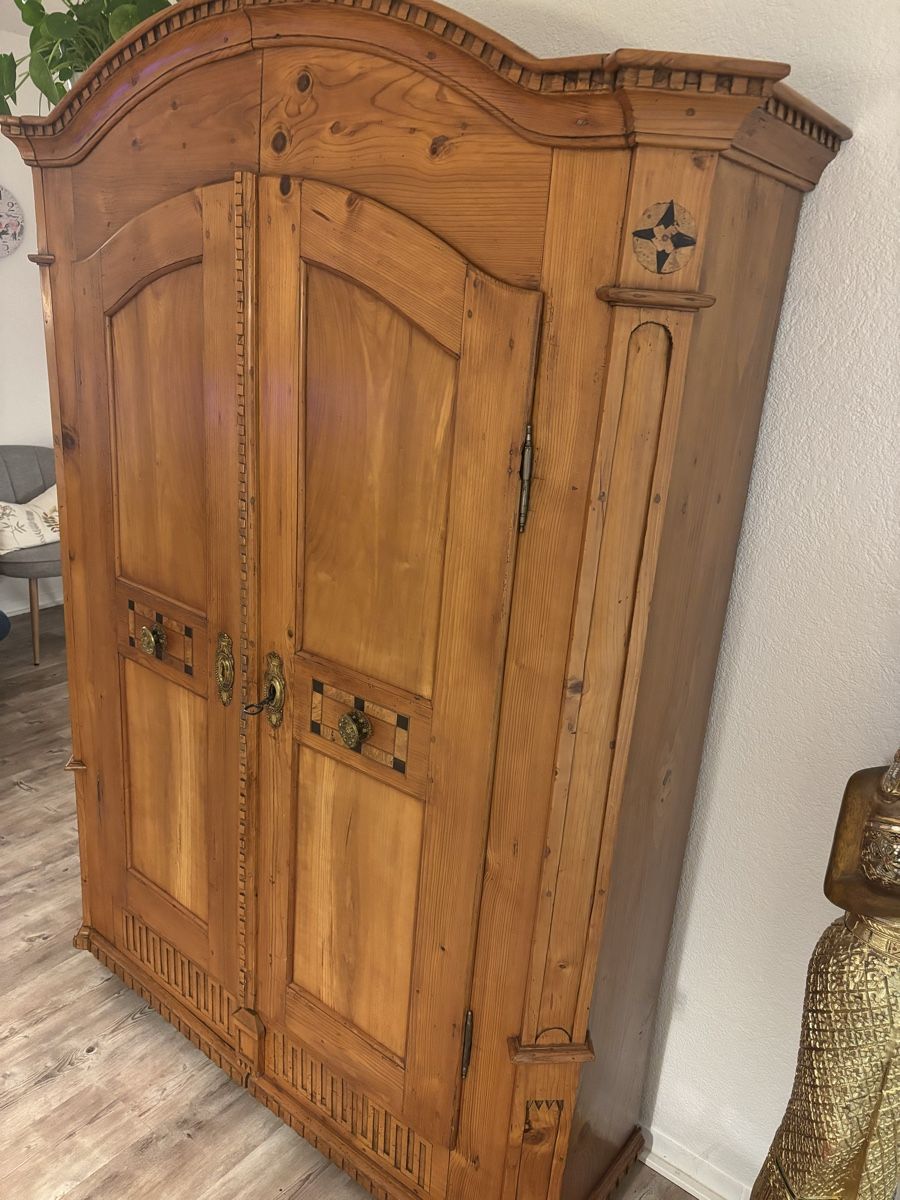 Schränke: Massive Antiker Schrank Barock – Gebraucht aus Adetswil von MartinKnecht11 1