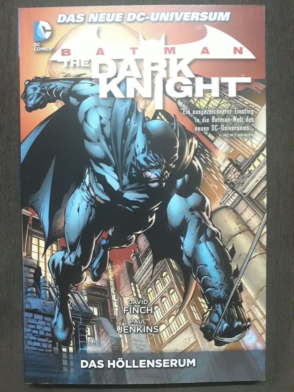 Comics: NEU BATMAN The Dark Knight Comic Band 1 – Neu (gemäss Beschreibung) aus Belp von B7L0