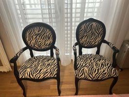 Zwei Zebra-Sessel