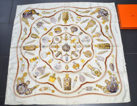 Seidentuch Hermès foulard en soie