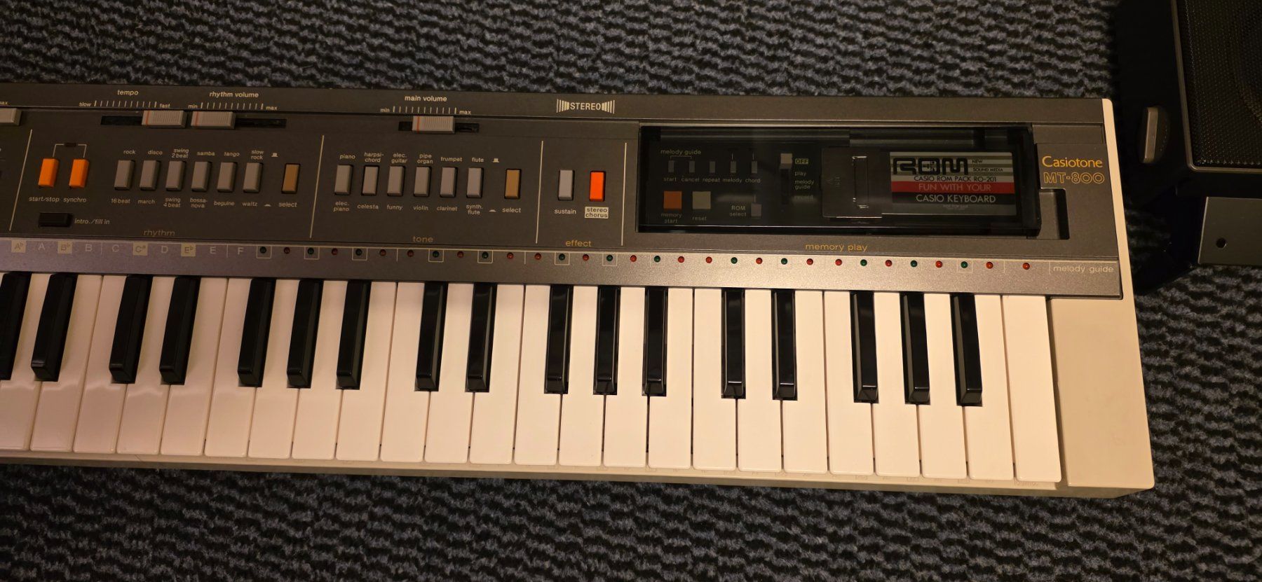 Casio Strumenti musicali: Casio MT-800 Casiotone E-Piano Synthesizer, Boxen + Koffer – Usato da Zürich venduto da spin23 4