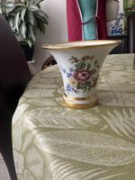 Vase porcelaine peint main signer