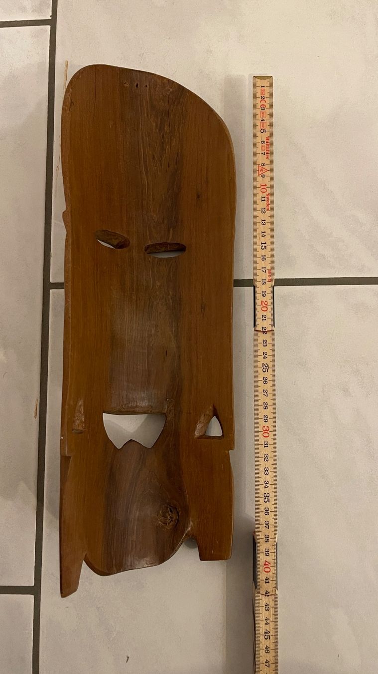 Internationale Kunst: Afrikanische Holz Maske Handgeschnitzt – Gebraucht aus Etzgen von Vendomondo 1