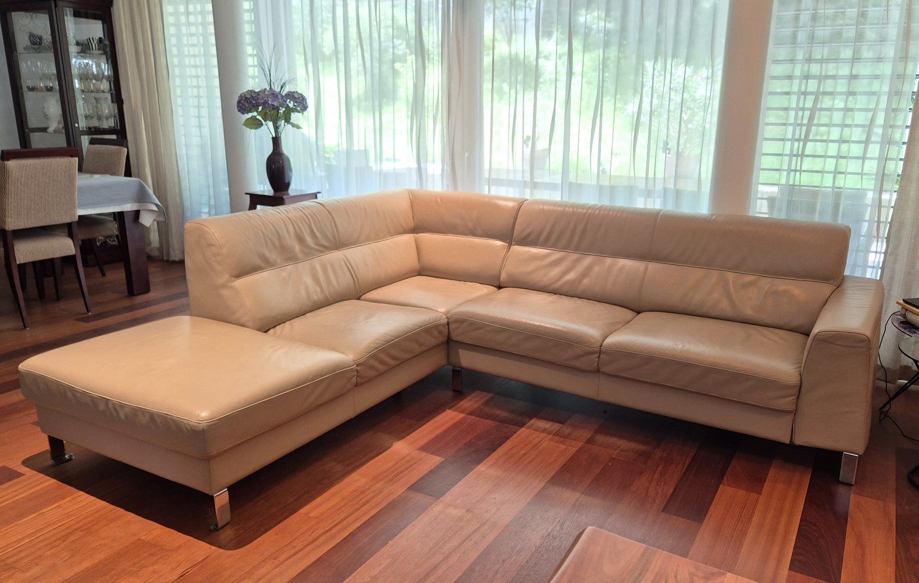 Pfister Divani: Ecksofa aus beigem Leder. – Usato da Maur venduto da antko 2