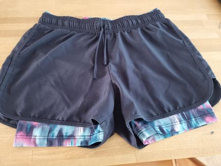 Perform Mädchen-Sportshorts Größe 164 