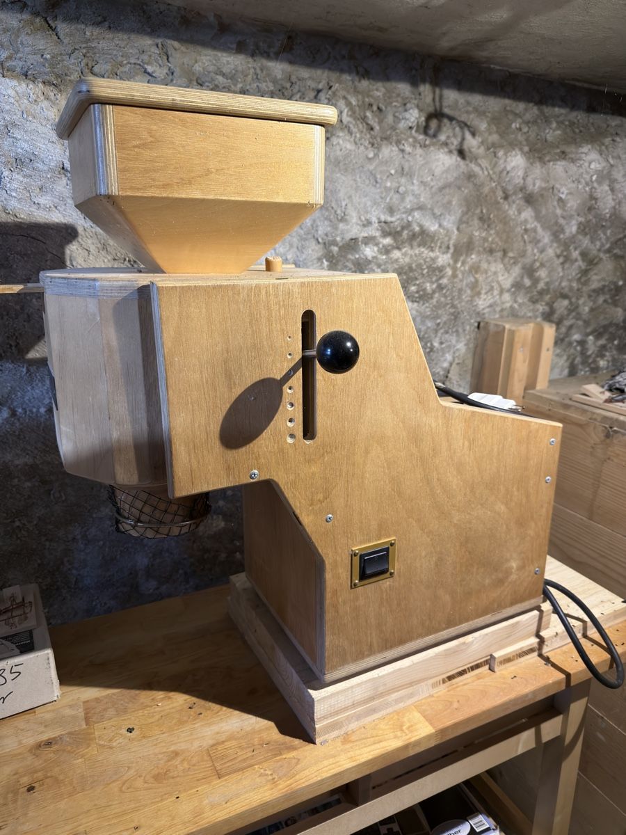 Elettrodomestici da cucina: HAWO Pegasus Getreidemühle – Usato da Lützelflüh-Goldbach venduto da Wurschdsalat