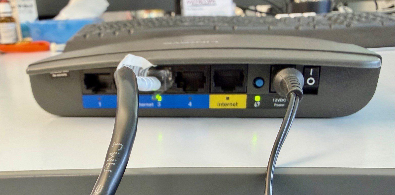 Linksys Modem & Router: Linksys E900 WiFi 4 Wireless-N-Router – Usato da Einigen venduto da Medicom-Pharma 1