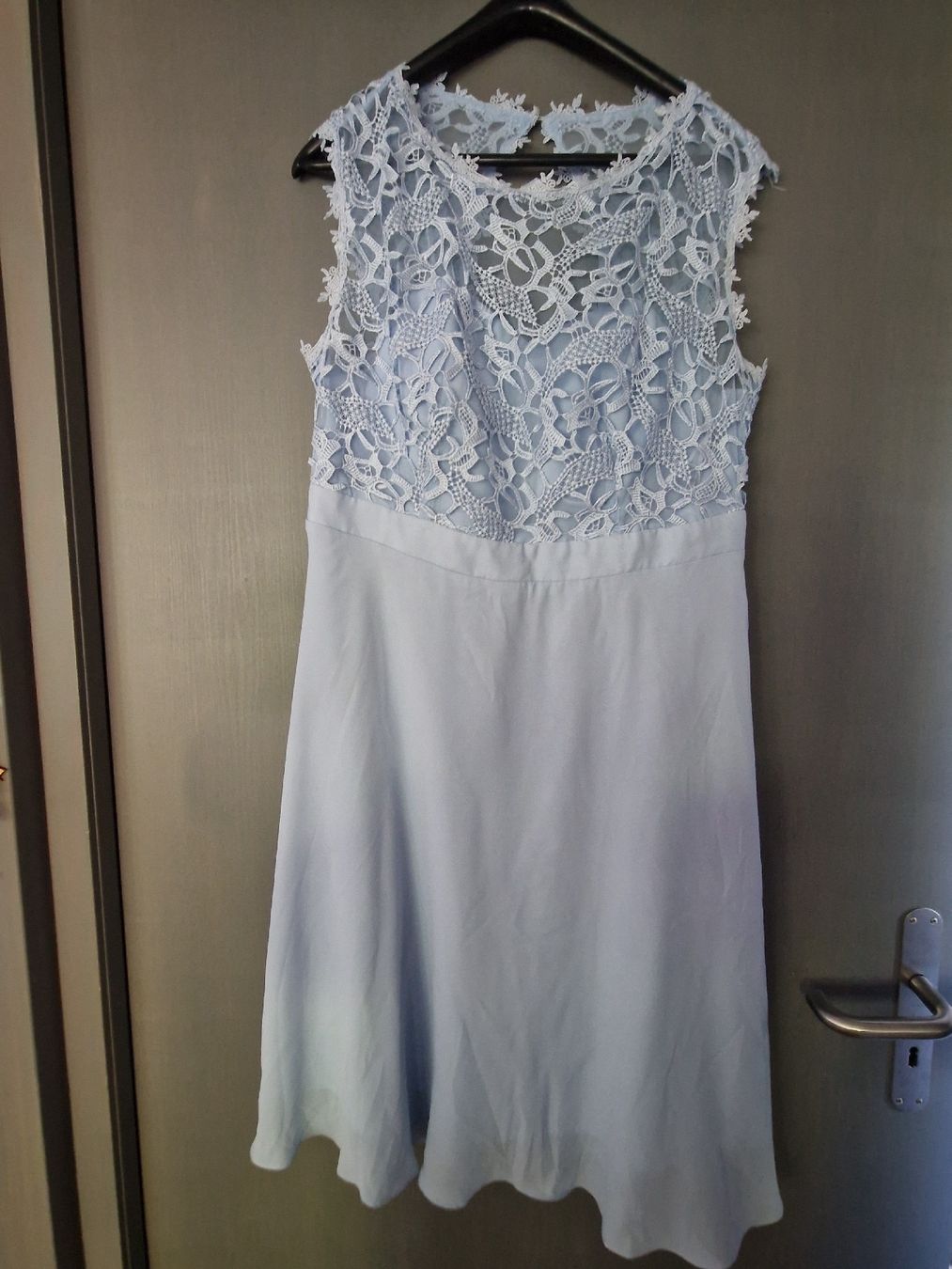 Robes: Abendkleid – D'occasion à Pfeffingen par Karrer3