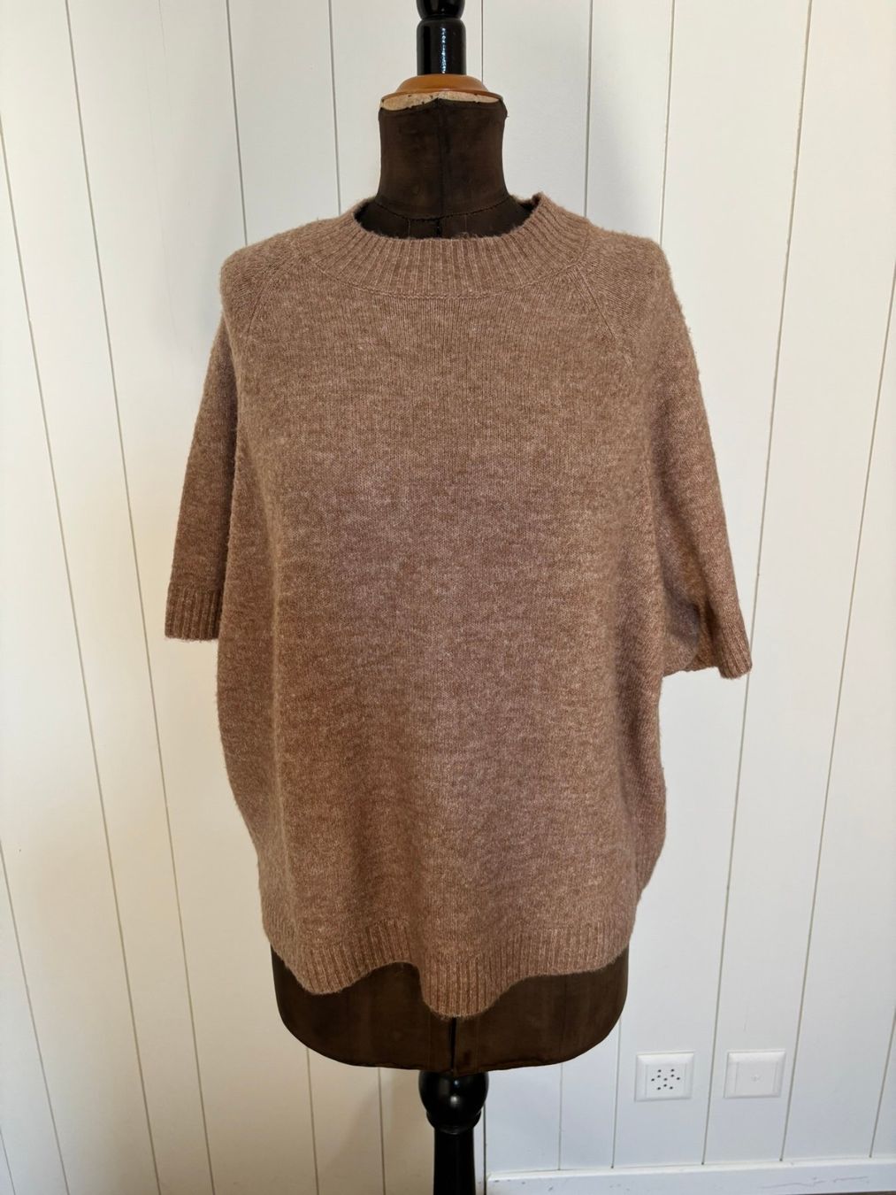 Maglioni & Felpe: Oversize Kurzarm Strickpullover camel braun - ca. Grösse XL – Usato da Kleinandelfingen venduto da Baba23