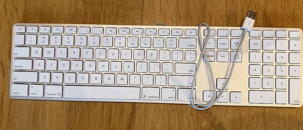 Tastaturen: Clavier Apple  – Gebraucht aus Orny von dma_xd55
