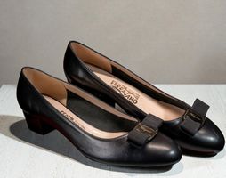 NEUE Salvatore Ferragamo  Vara Gr.- 39