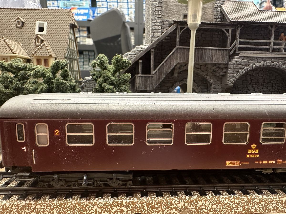 Märklin Modelleisenbahnen: Märklin 4045 DSB Personenwagen – Gebraucht aus Lupsingen von New-Haven 1