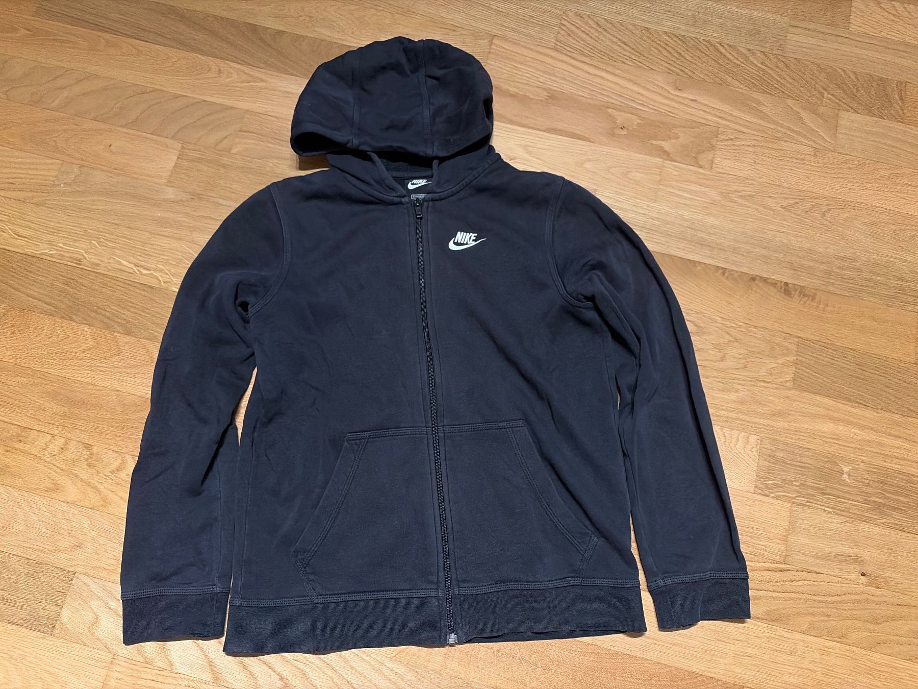 Nike Vestes & Manteaux: Sweatjacke Nike Gr. 158-170 – D'occasion à Bern par chrimi05