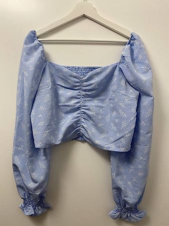 Hellblaue Bluse