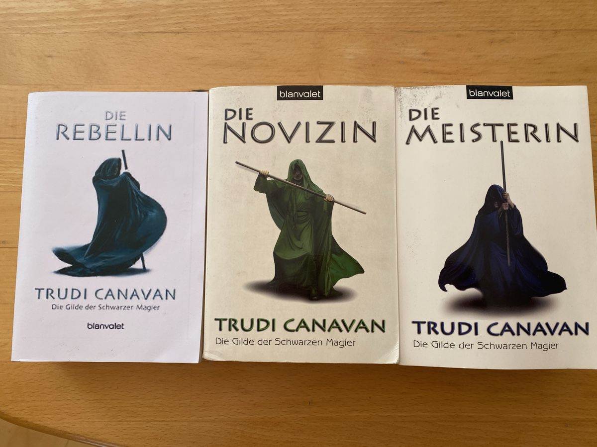 Bücher: Trudi Canavan Sonea Band 1-3 – Gebraucht aus Hochfelden von waldfeenlicht