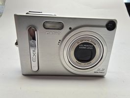 Digitalkamera CASIO EXILIM EX-Z3 mit 2GB SD-Card