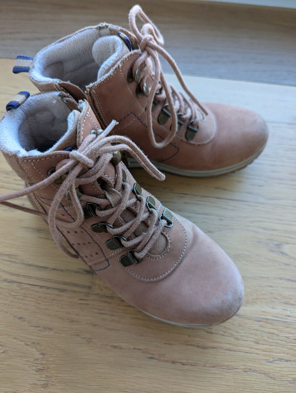 Scarpe per ragazze: Grösse 33 – Usato da Wallisellen venduto da Taurusit