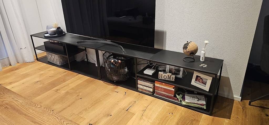 TV Möbel: TV Möbel schwarz Metall – Gebraucht aus Gossau SG von Ma_rija92
