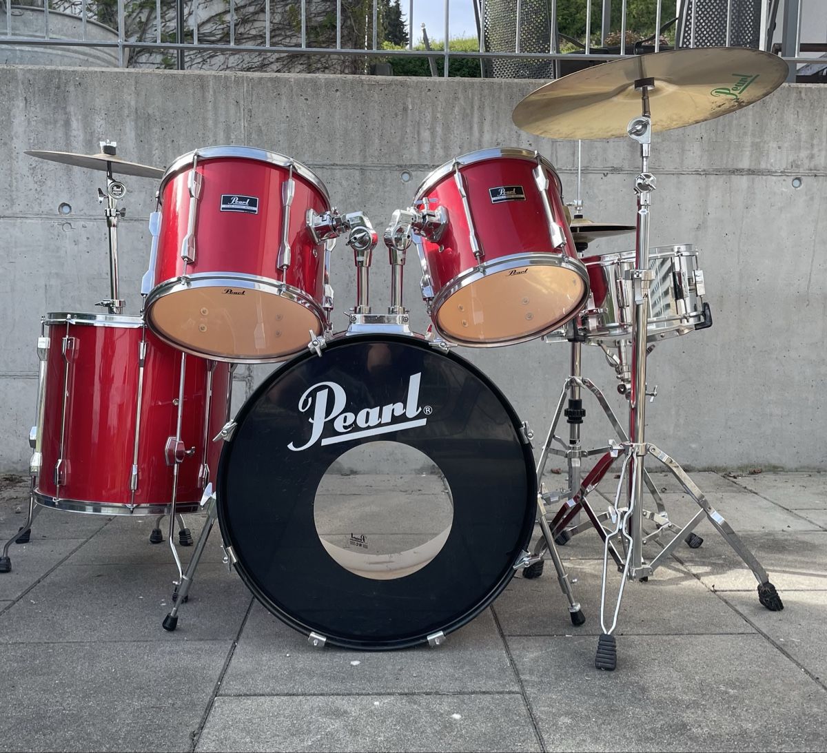 Strumenti musicali: Pearl Schlagzeug Komplettset rot – Usato da Utzigen venduto da fox_yn7n 1