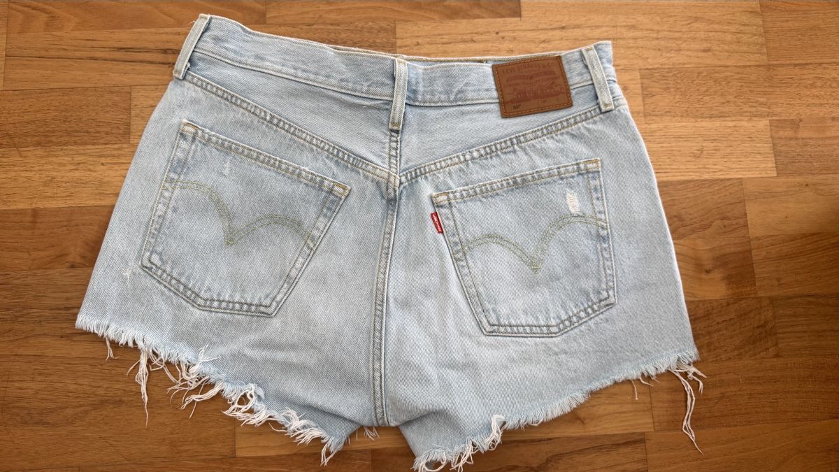 Levi's Jeans: Levis 501 Short – Usato da Au SG venduto da Carolyn72 1