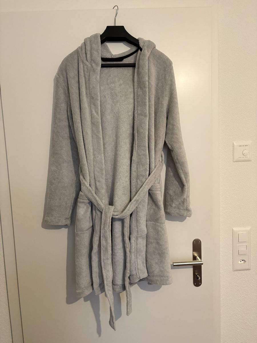 H&M Accappatoi: Flauschiger Bademantel mit Kapuze – Nuovo (secondo la descrizione) da Vaduz venduto da chr_j2s9 1