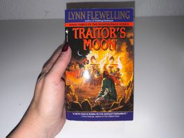 NOVEL: Lynn Flewelling, Traitor's moon