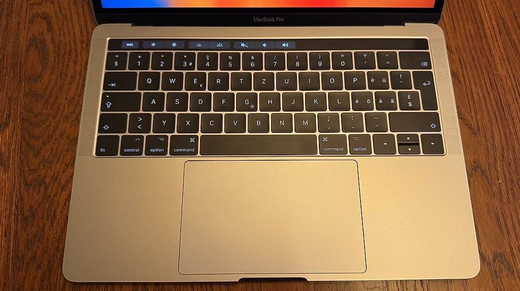 Notebook: Apple MacBook Pro 13" 2017 mit Touchbar – Usato da Luzern venduto da _Luccer 4