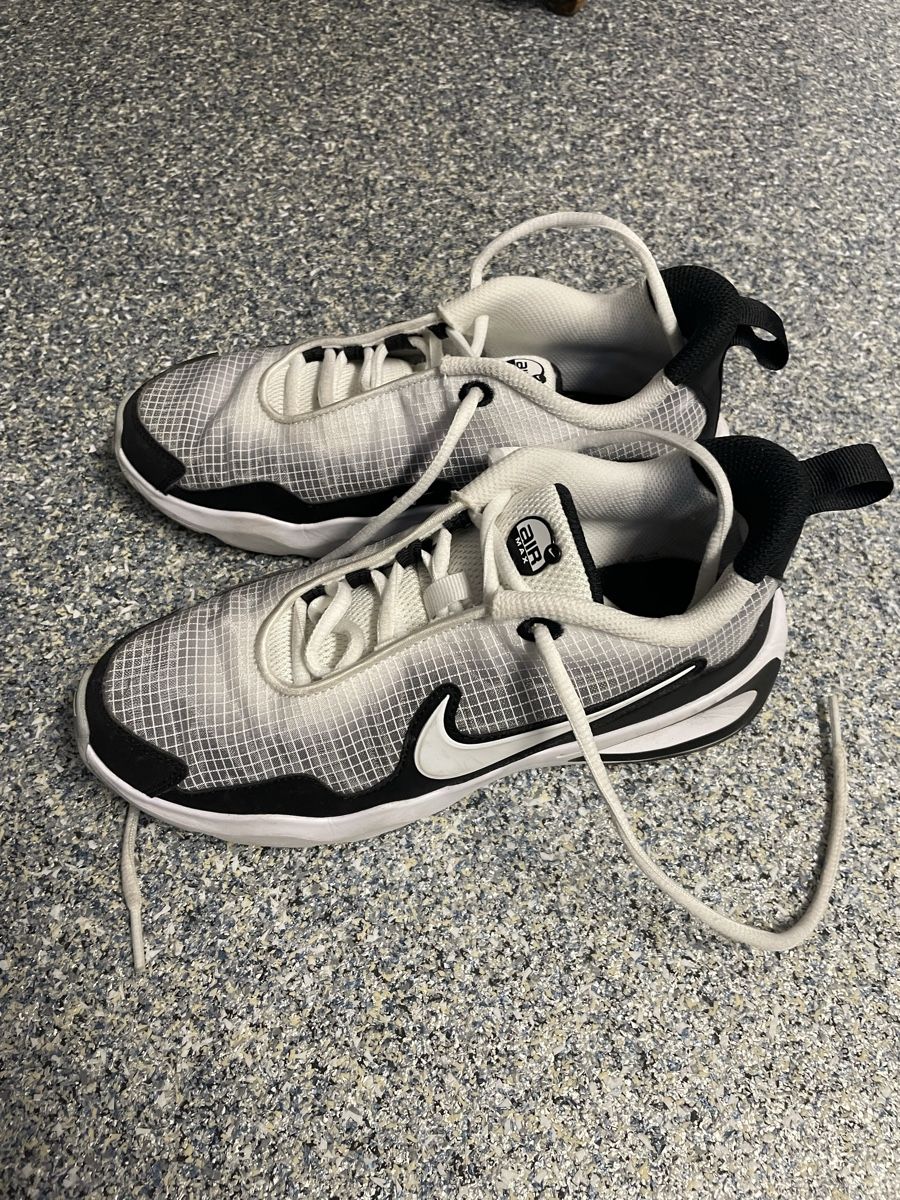 Nike Herrenschuhe: Nike Schuhe Gr. 36 – Gebraucht aus Wahlendorf von CmsFamily
