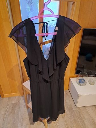 Kleid H&M schwarz Grösse 42 mit Rückenausschnitt