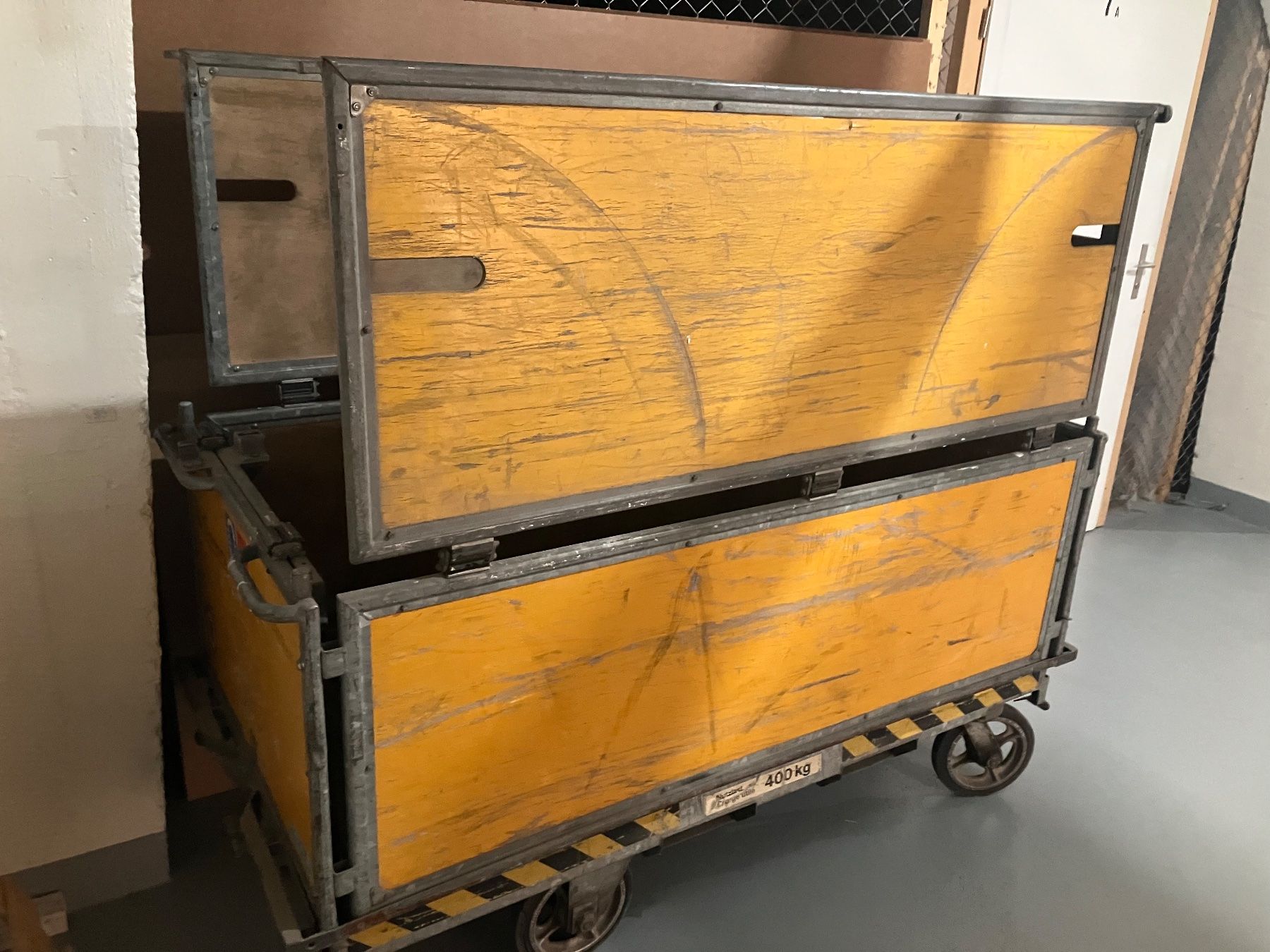 Banconi: Original PTT Wagen Schweizer Post 1970 – Usato da Erlenbach im Simmental! venduto da Simmentaler-Perlen 4