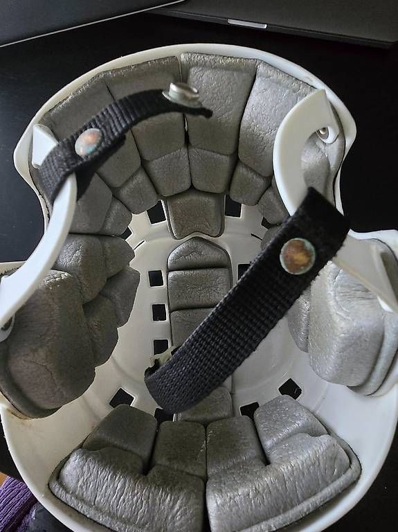 Caschi: Jofa Spass Eishockey-Helm Grösse < 7 3/8 – Usato da Oberglatt ZH venduto da vobione 2