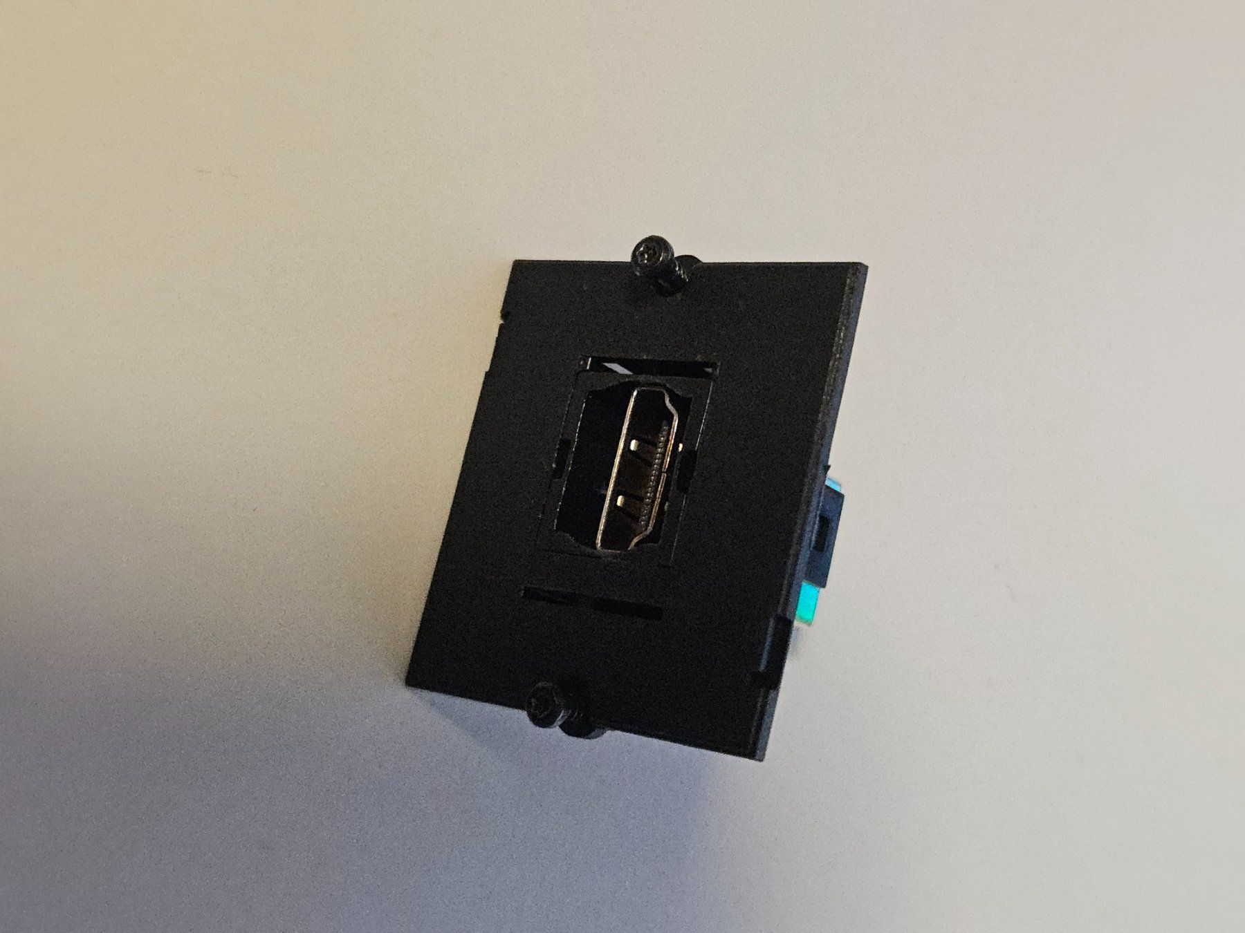 Fiches d'alim.: Bachmann HDMI Durchführung mit Abdeckplatte 2 – D'occasion à Zürich par Miscellaneous_ 2