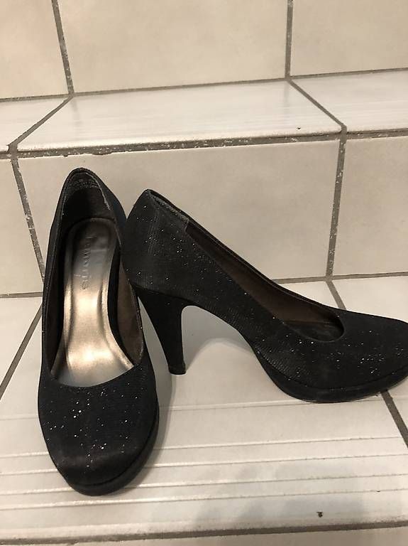 Scarpe da donna: Vendo scarpe  – Usato da Losone venduto da car_2cl8