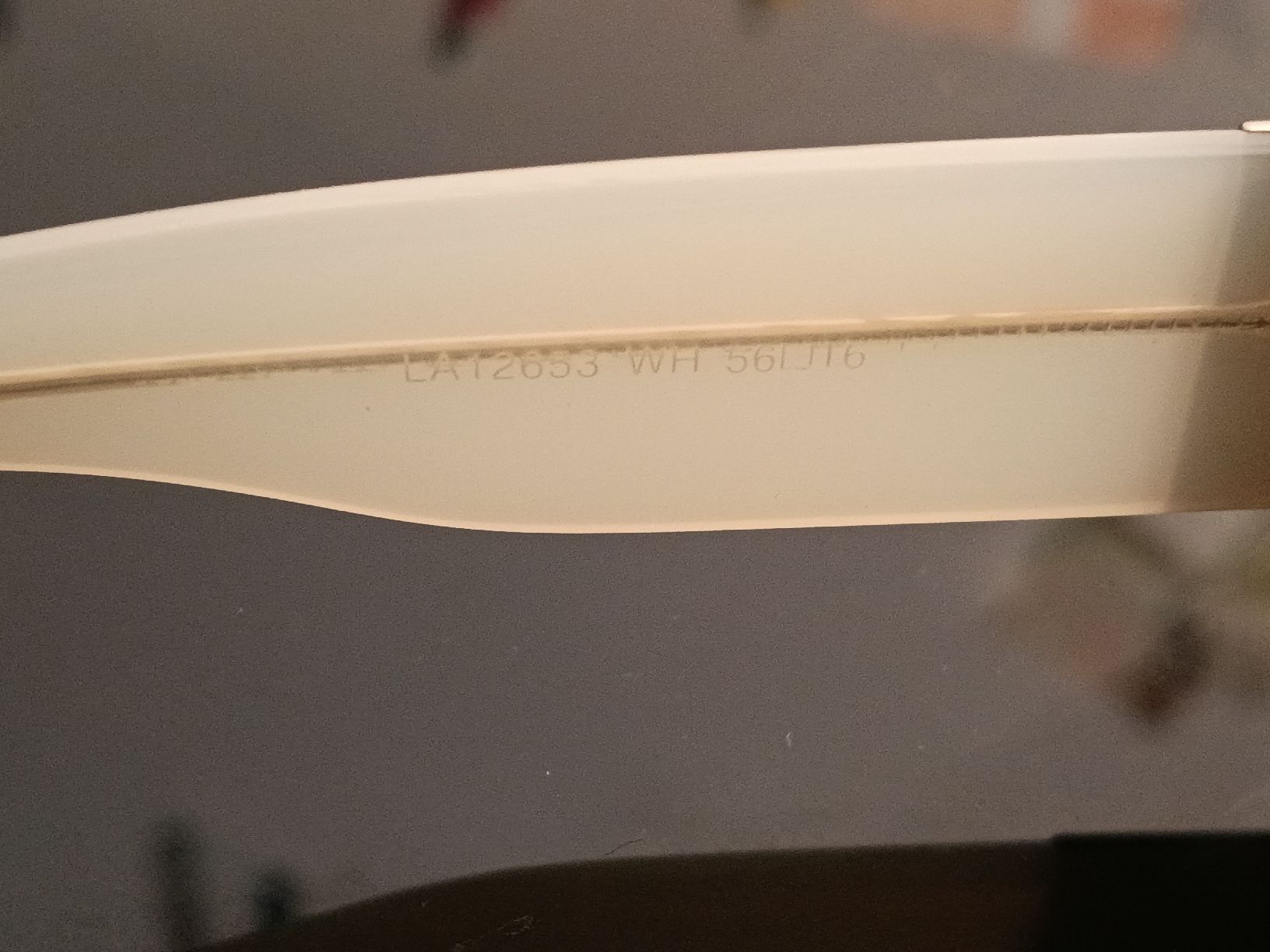 Occhiali & Lenti: Retro Sunglasses - Lacoste, Creamy-white Frame – Nuovo (secondo la descrizione) da Zürich venduto da cat_9cvz 5