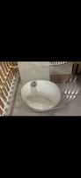 Designer Couchtisch, weiss, mit Glasplatte, Top Zustand!
