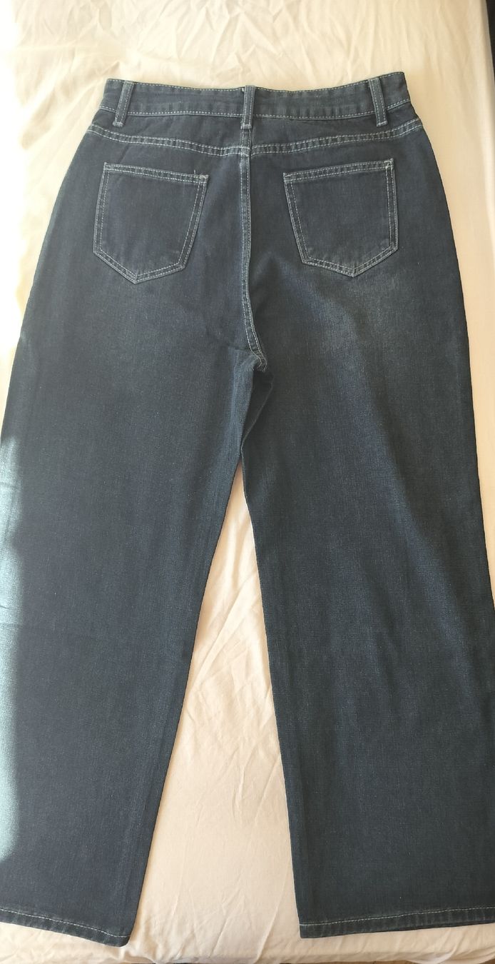 Jeans: Stylish Wide-Leg Jeans - Size S EU 36-38 – Neu und originalverpackt aus Lausanne von usa_xd5k