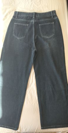 Stylish Wide-Leg Jeans - Size S EU 36-38