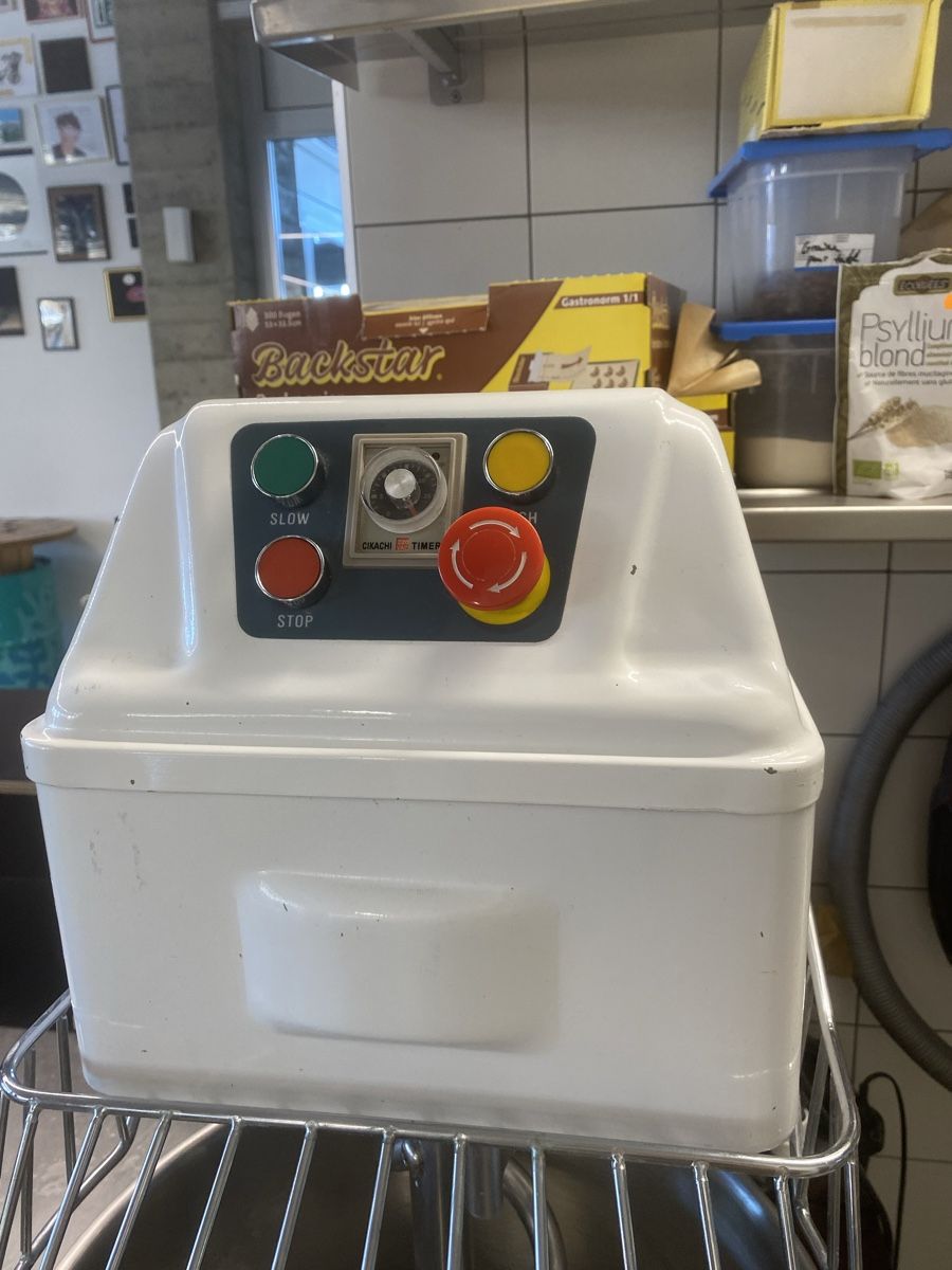 Küchengeräte: Pétrin 8kg farine – Gebraucht aus La Chaux-de-Fonds von fes_htx5 3