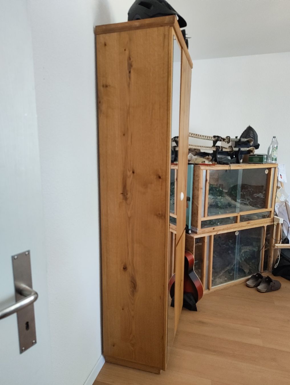 Armadi: Massiver Holzschrank mit Spiegel aus Eiche – Nuovo (secondo la descrizione) da Kreuzlingen venduto da fix_wx75 3