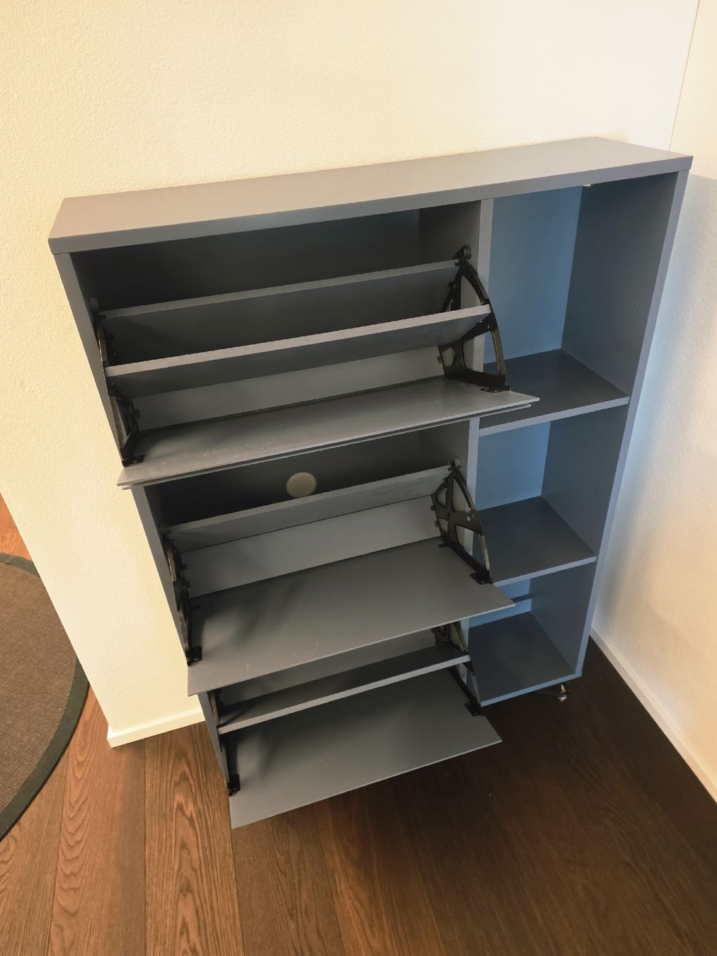 Armadi: Schuhschrank Schieferblau – Usato da Winterthur venduto da LinardBarth 2