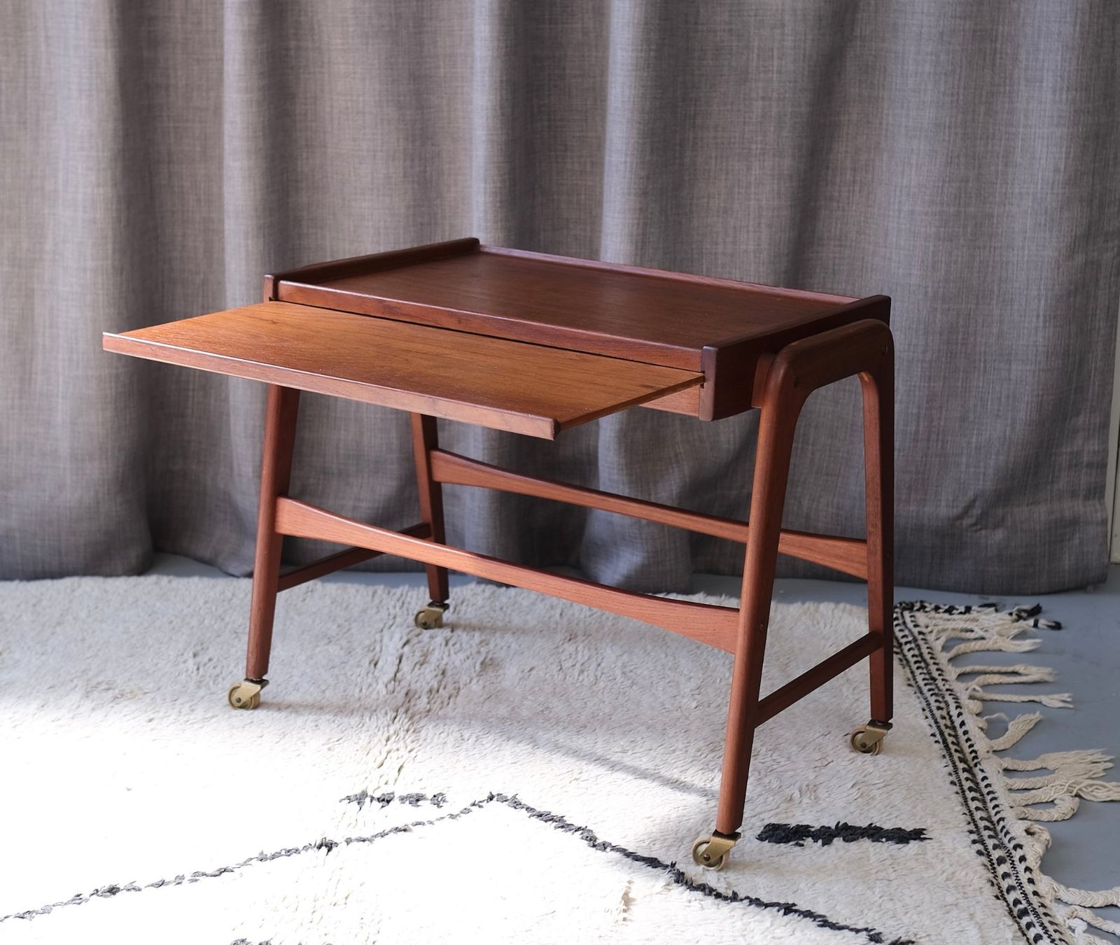 Dessertes: Danish Teak serving cart 1960,s – D'occasion à Bern par Zmodern_VIN 5