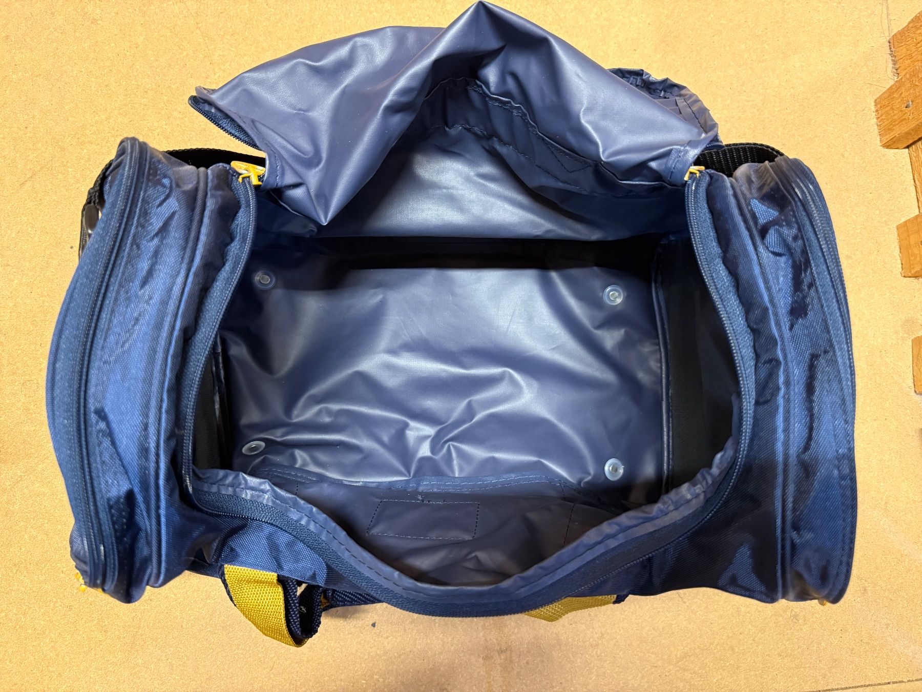 Borse: Kleine blaue Sporttasche – Usato da Zürich venduto da giu_667x 6